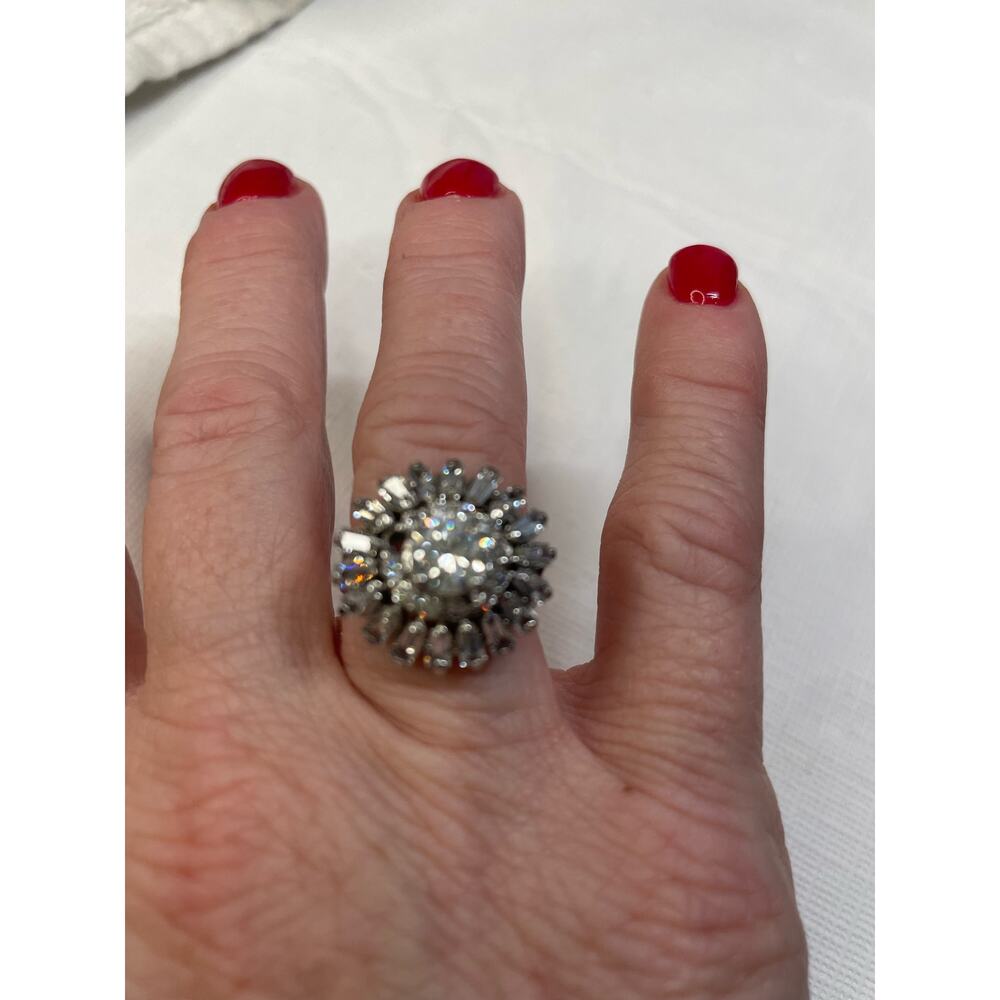 Stunning Silver Cubic Zirconia Cluster Ring 6.5 EUC